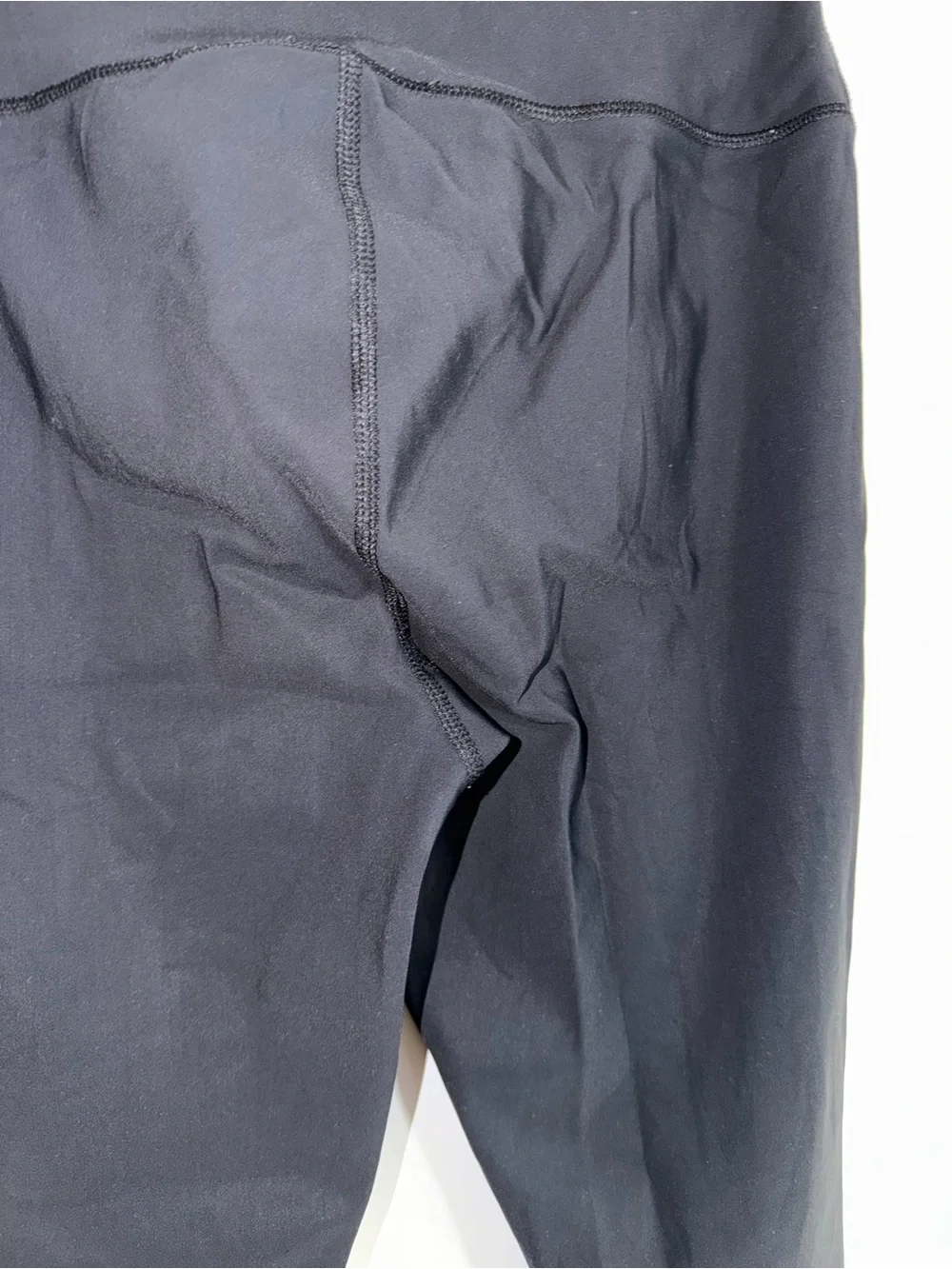 alo High Waisted Ripped Warrior Legging black medium